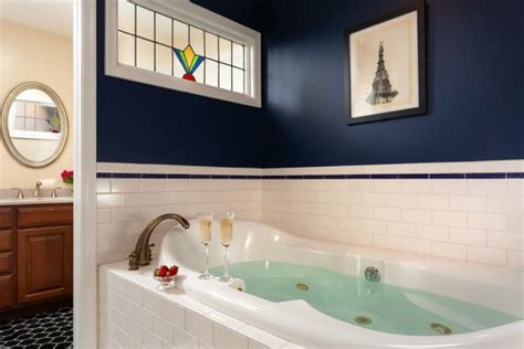 12 Romantic Philadelphia Hotels with Jacuzzi Tubs in .